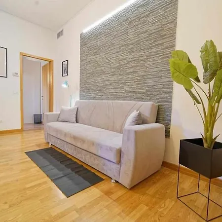 Corso Venezia House - Destiny 4 Apartman